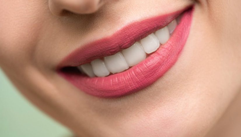Nitkowanie zębów - jak robić to prawidłowo?